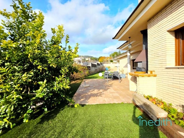 4 soverom Villa til salgs i Canyelles med svømmebasseng garasje - € 670 000 (Ref: 9513523)