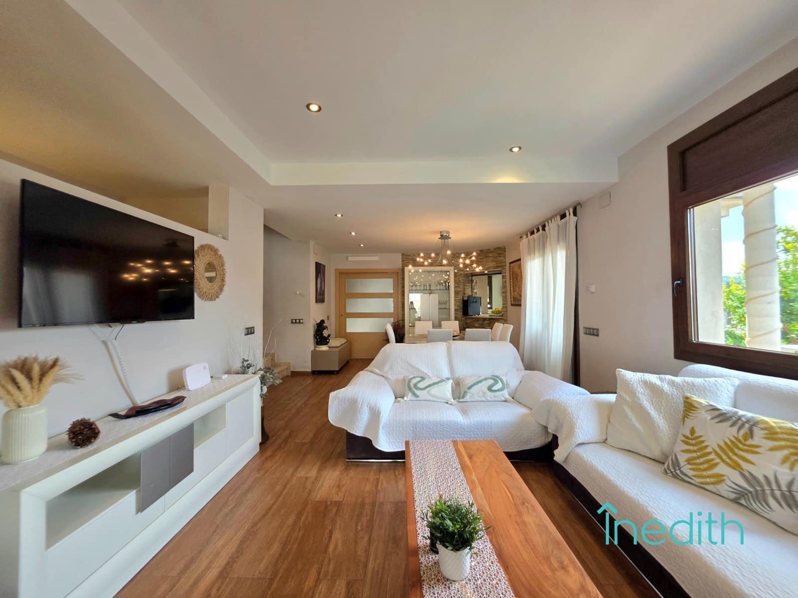 4 Zimmer Villa zu verkaufen in Canyelles mit Pool Garage - 670.000 € (Ref: 9513523)