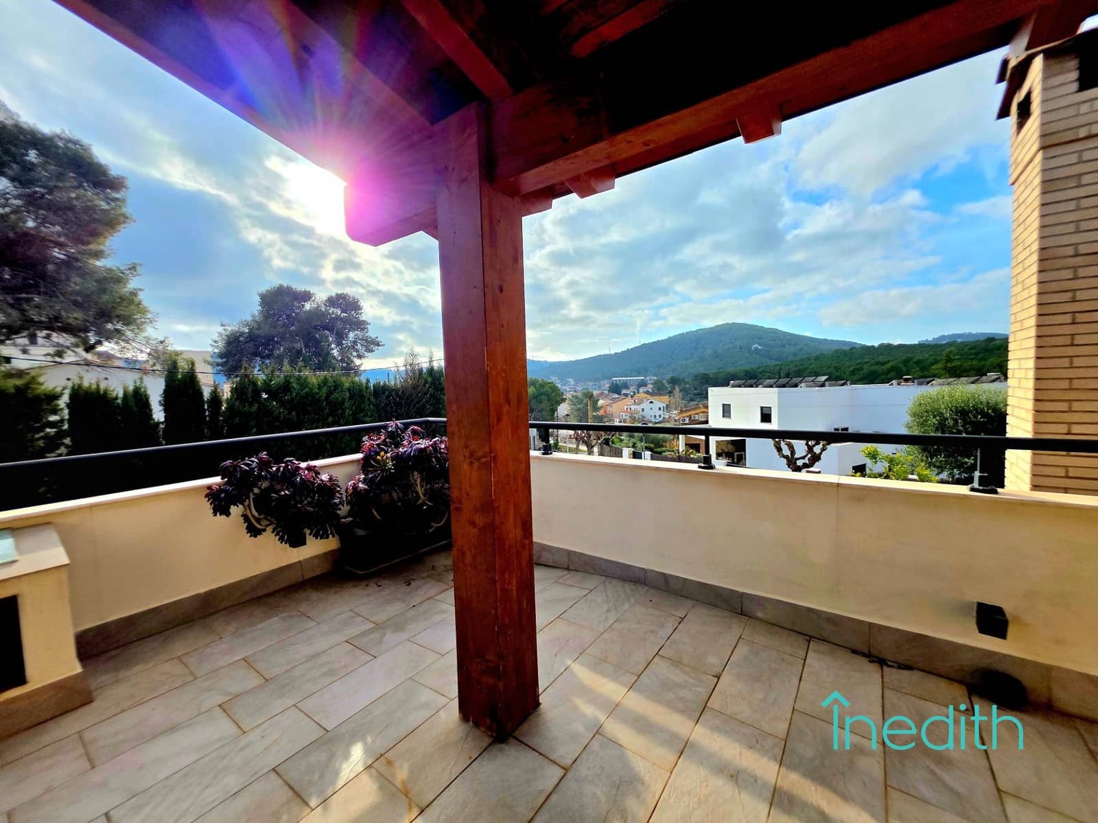 4 Zimmer Villa zu verkaufen in Canyelles mit Pool Garage - 670.000 € (Ref: 9513523)