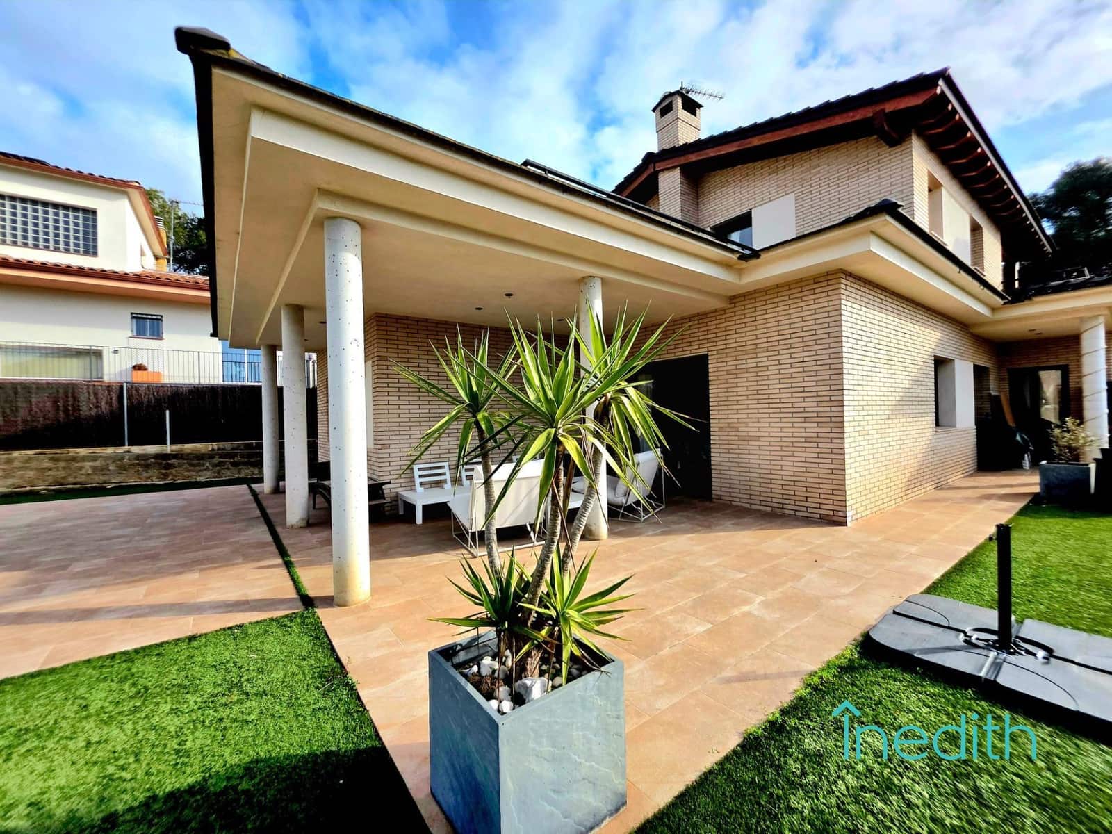 4 Zimmer Villa zu verkaufen in Canyelles mit Pool Garage - 670.000 € (Ref: 9513523)