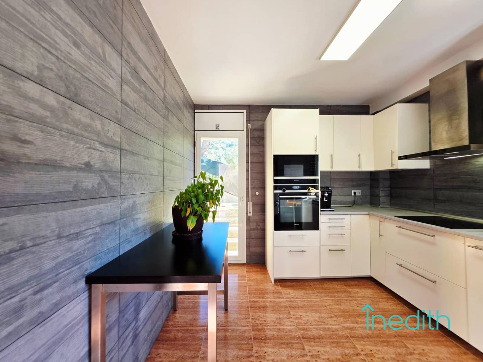 4 sypialnia Willa na sprzedaż w Canyelles z basenem garażem - 370 000 € (Ref: 9571347)