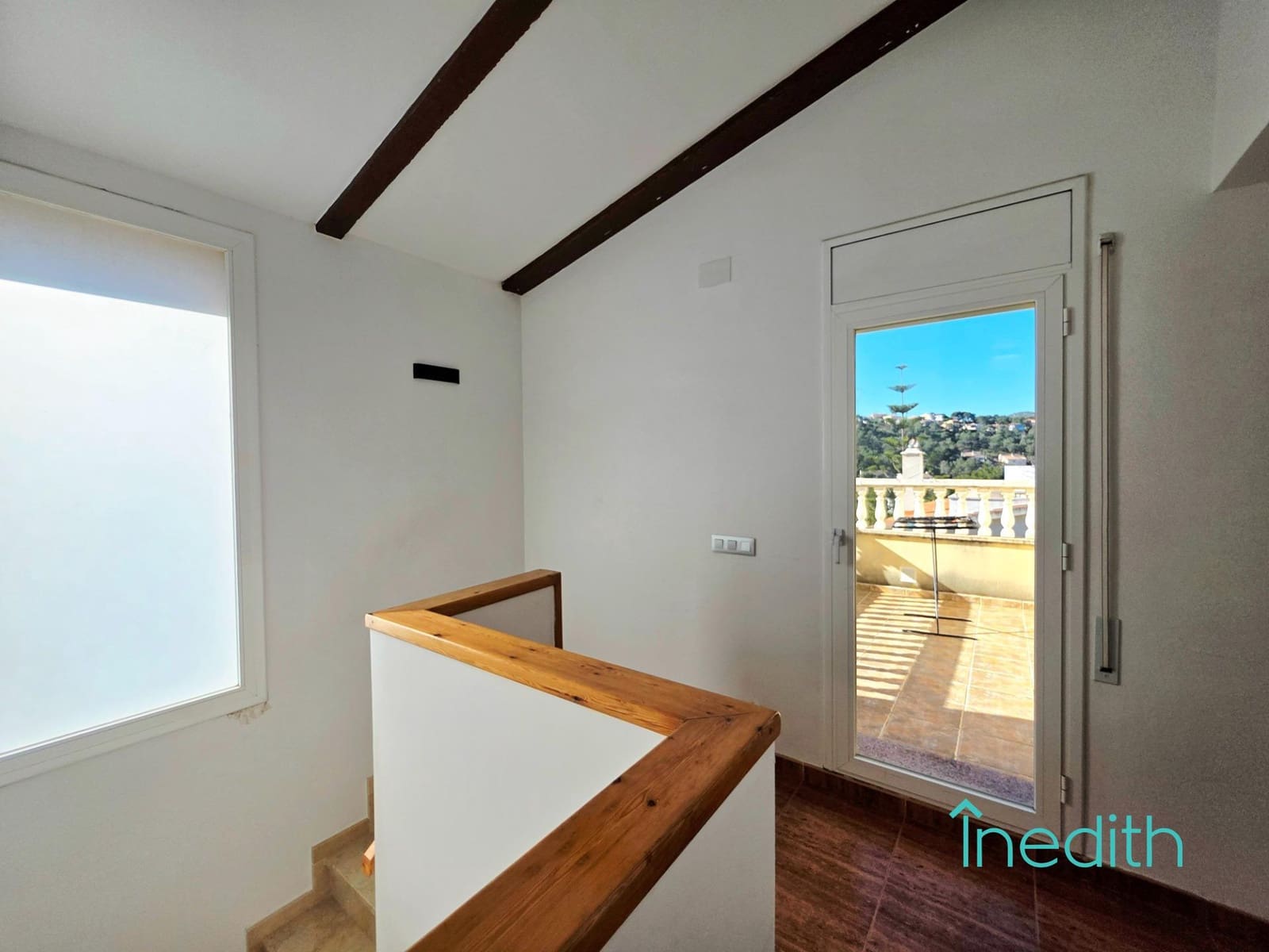 4 sypialnia Willa na sprzedaż w Canyelles z basenem garażem - 370 000 € (Ref: 9571347)