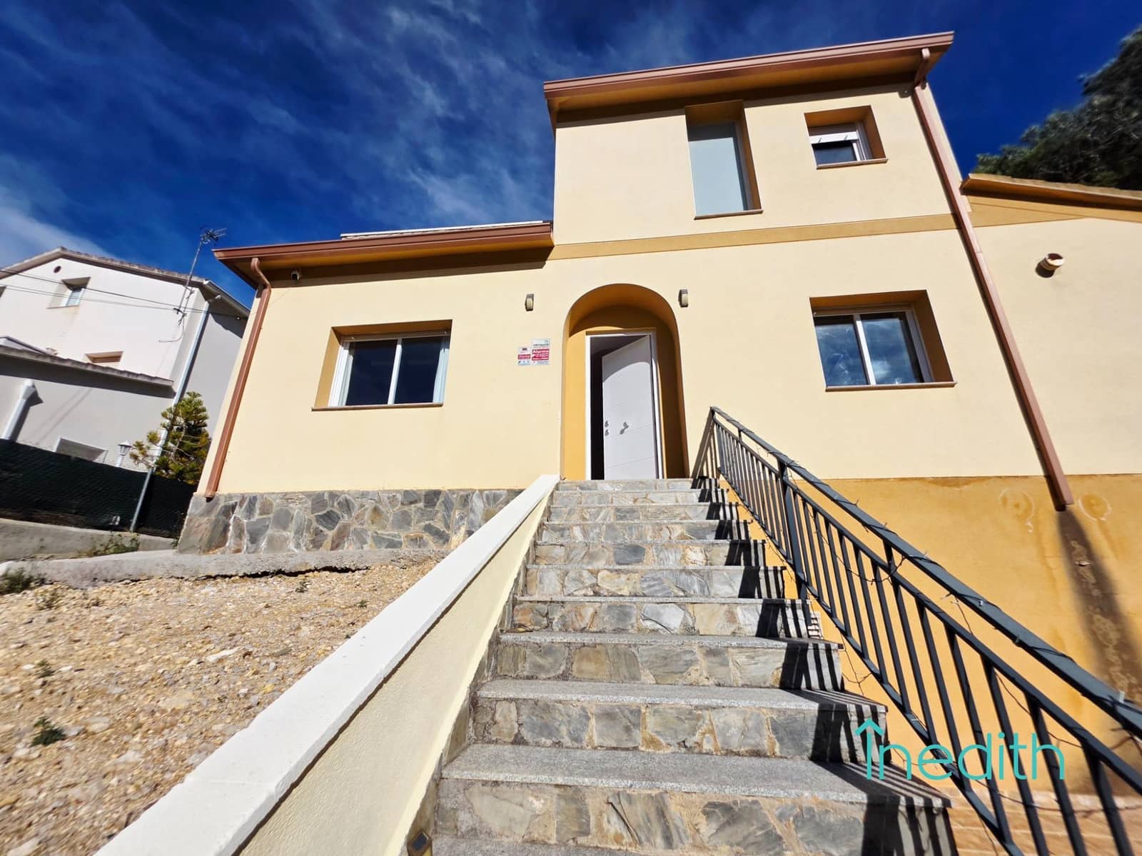 4 sypialnia Willa na sprzedaż w Canyelles z basenem garażem - 370 000 € (Ref: 9571347)