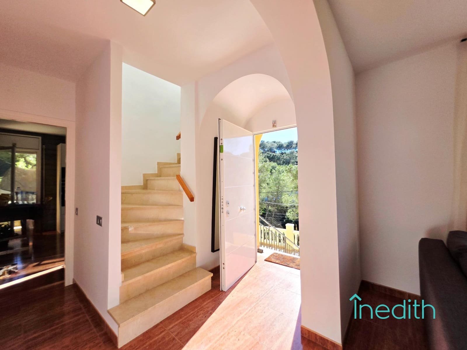 4 sypialnia Willa na sprzedaż w Canyelles z basenem garażem - 370 000 € (Ref: 9571347)