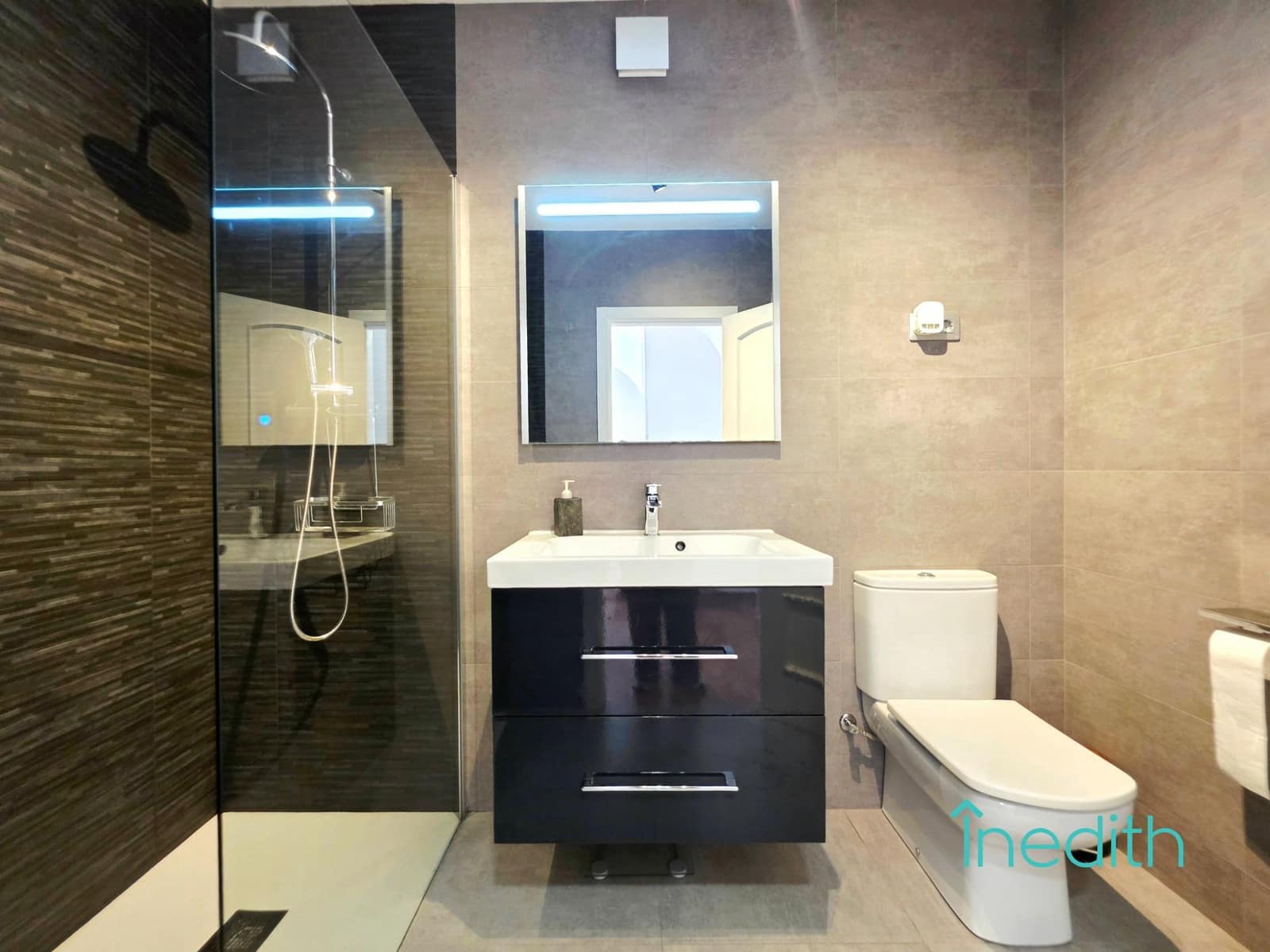 4 sypialnia Willa na sprzedaż w Canyelles z basenem garażem - 370 000 € (Ref: 9571347)