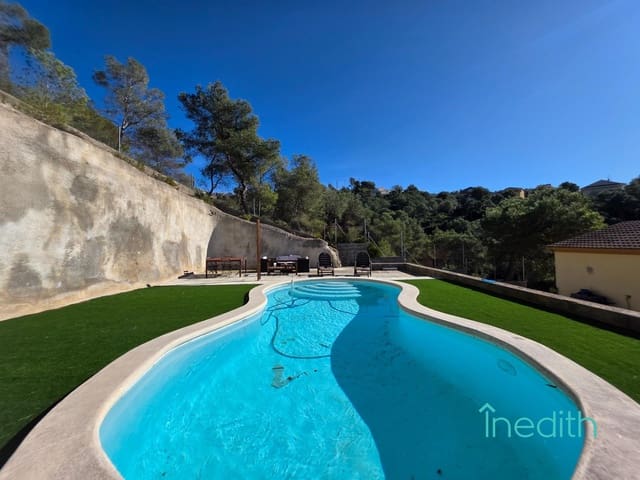 4 sypialnia Willa na sprzedaż w Canyelles z basenem garażem - 370 000 € (Ref: 9571347)