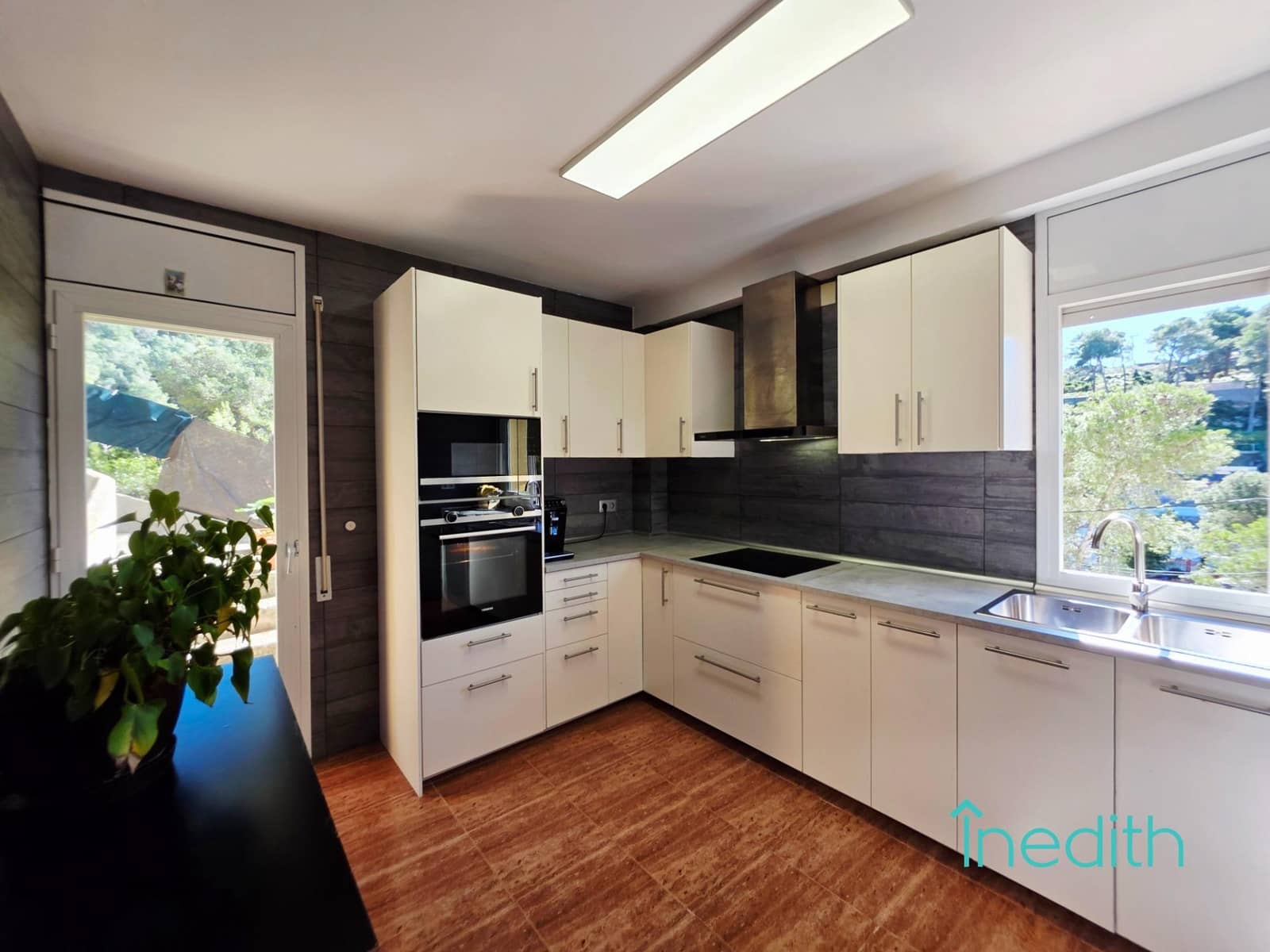 4 sypialnia Willa na sprzedaż w Canyelles z basenem garażem - 370 000 € (Ref: 9571347)