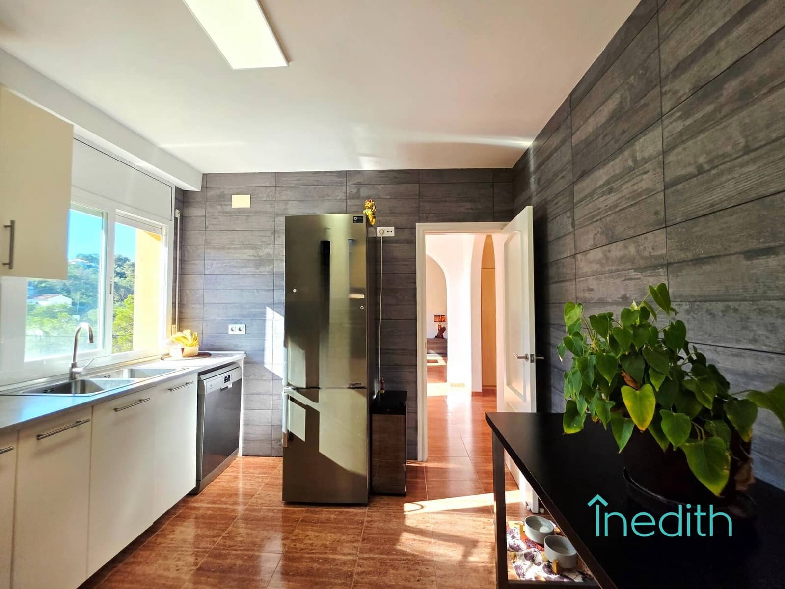 4 sypialnia Willa na sprzedaż w Canyelles z basenem garażem - 370 000 € (Ref: 9571347)