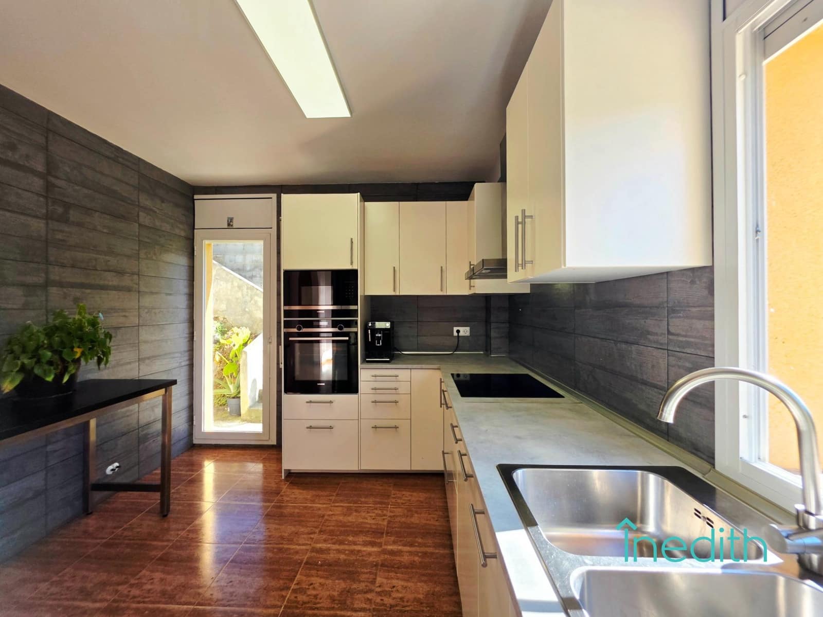 4 sypialnia Willa na sprzedaż w Canyelles z basenem garażem - 370 000 € (Ref: 9571347)