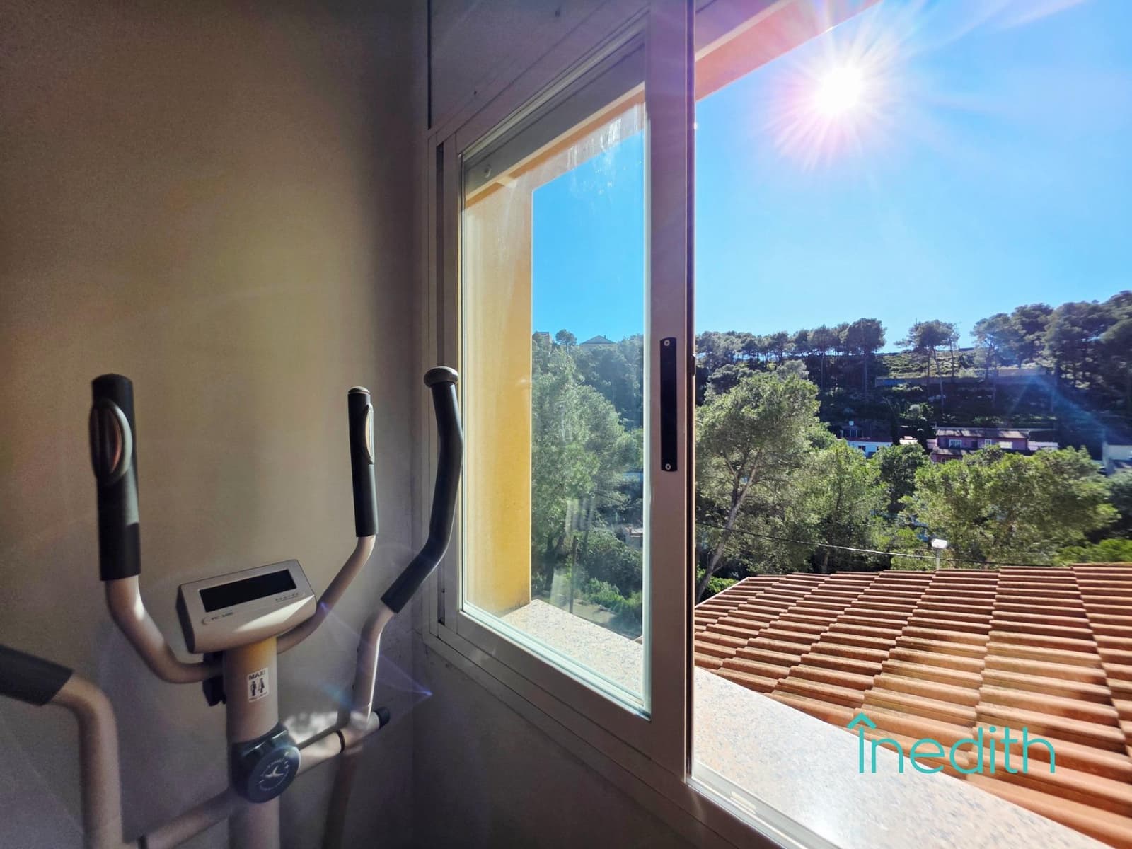 4 sypialnia Willa na sprzedaż w Canyelles z basenem garażem - 370 000 € (Ref: 9571347)