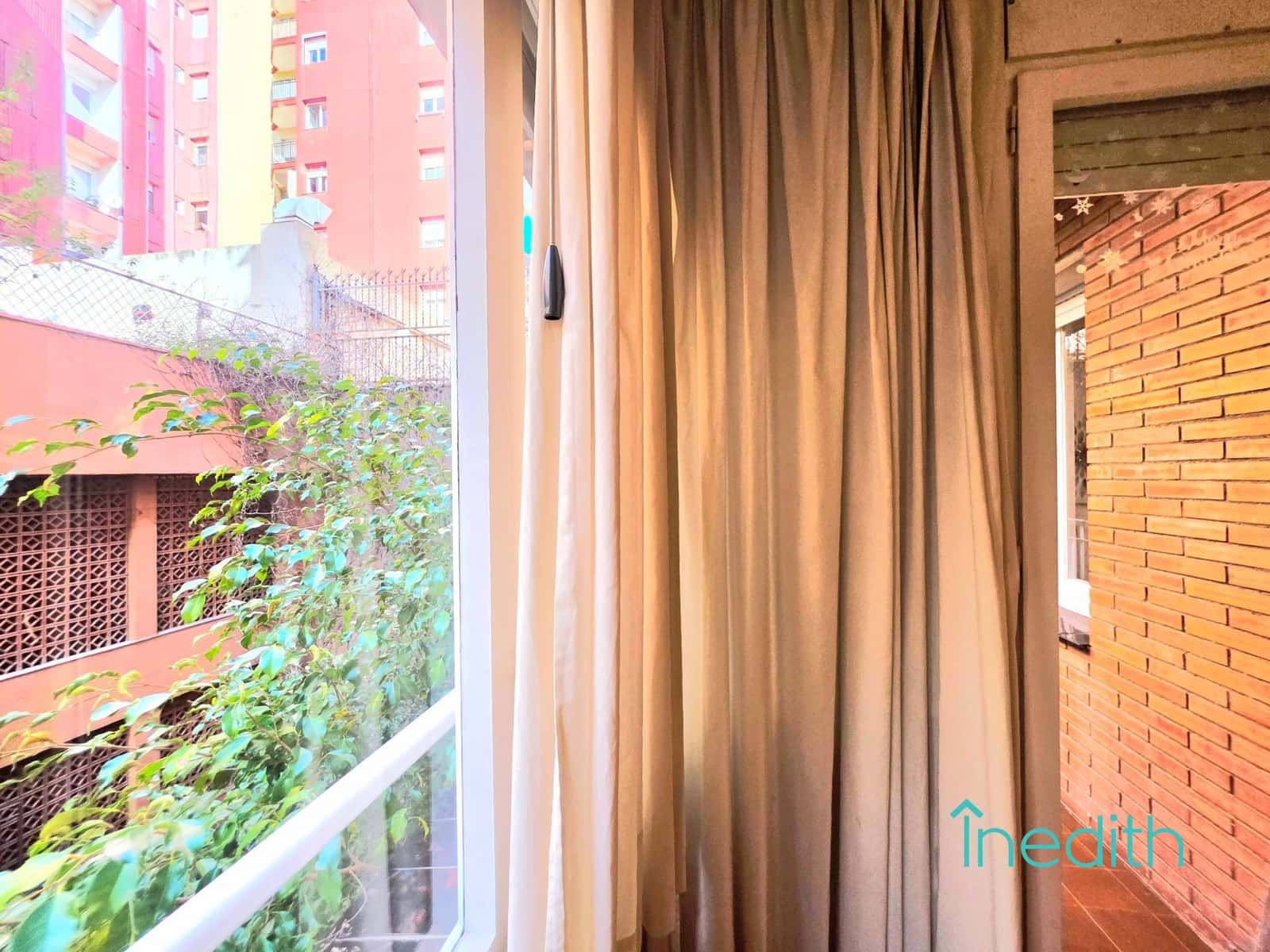 Piso de 4 habitaciones en Barcelona ciudad en venta con garaje - 565.000 € (Ref: 9591472)