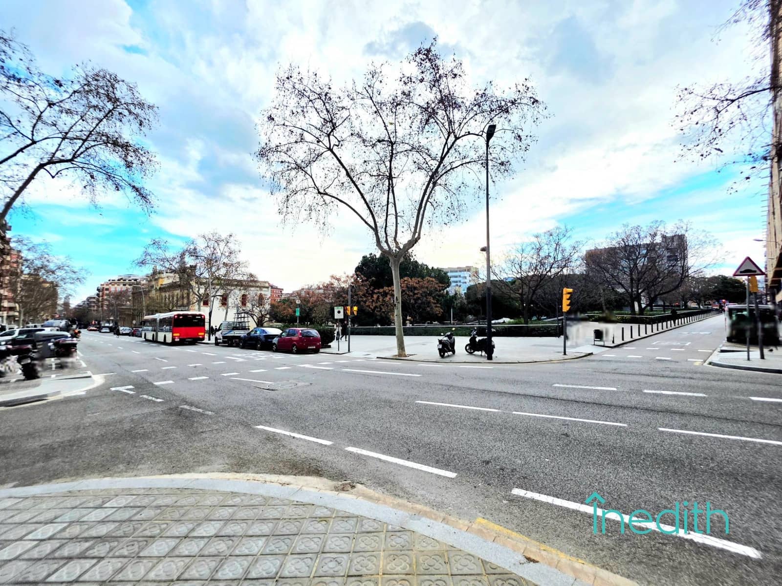 Piso de 4 habitaciones en Barcelona ciudad en venta con garaje - 565.000 € (Ref: 9591472)