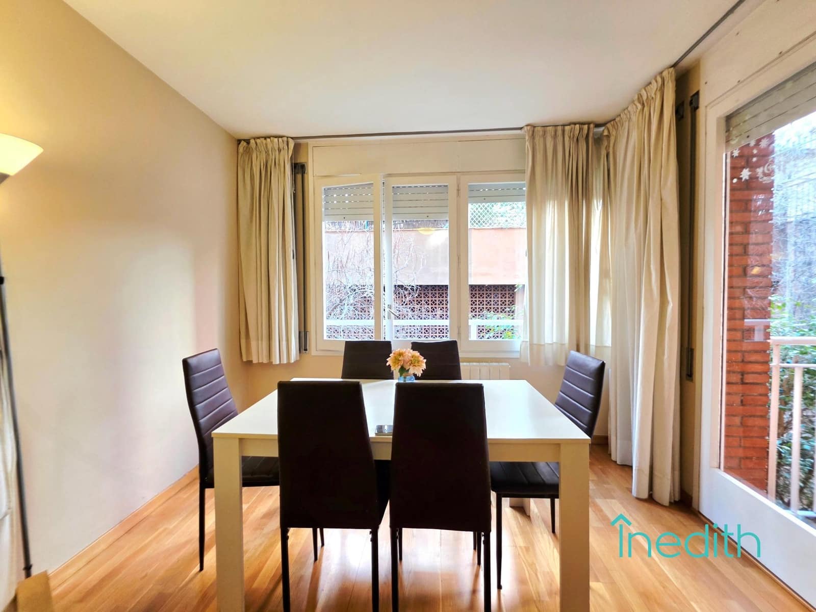 4 bedroom Flat for sale in Barcelona city with garage - € 549,000 (Ref: 9591472)
