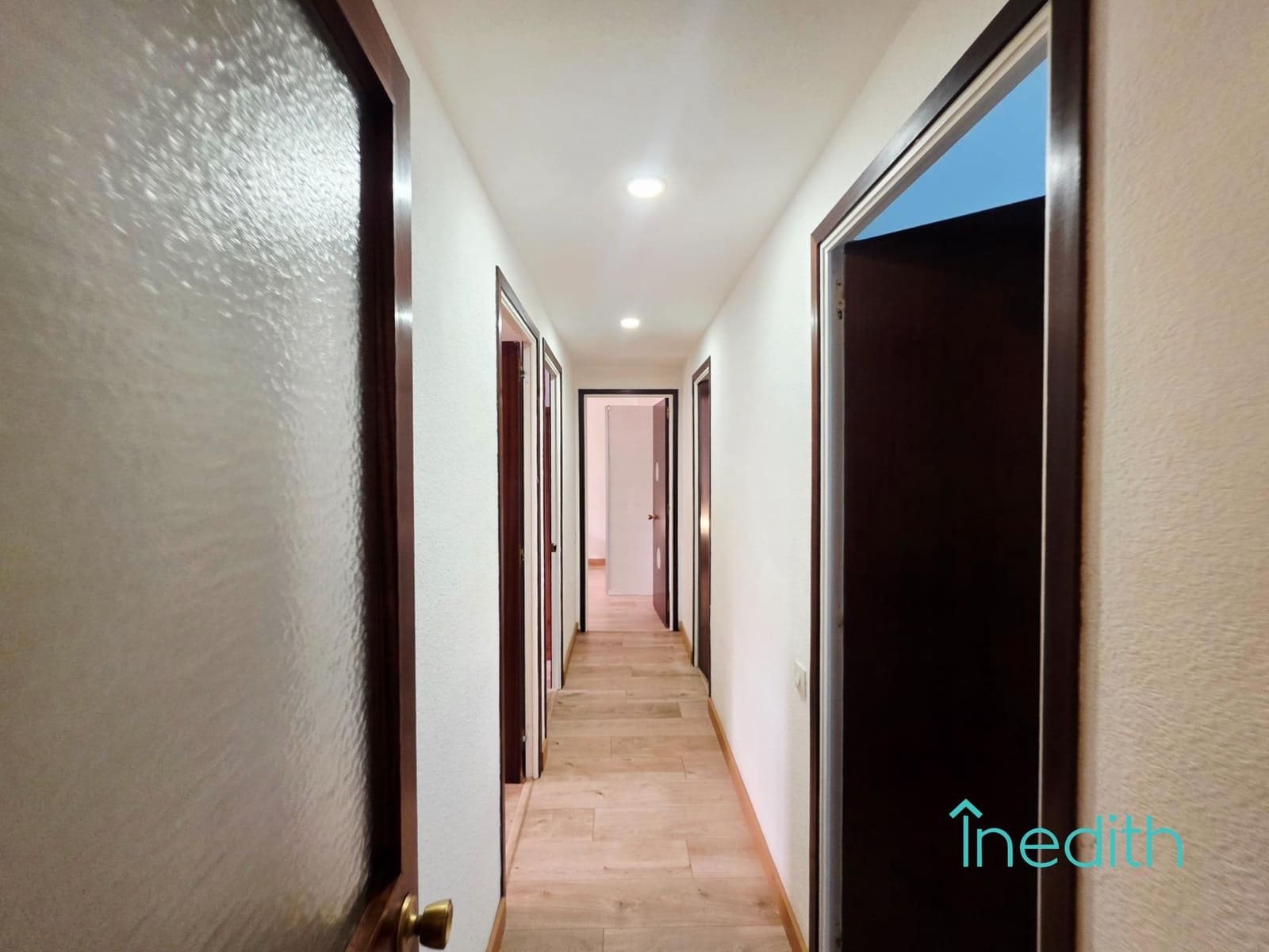 4 bedroom Flat for sale in Barcelona city with garage - € 549,000 (Ref: 9591472)