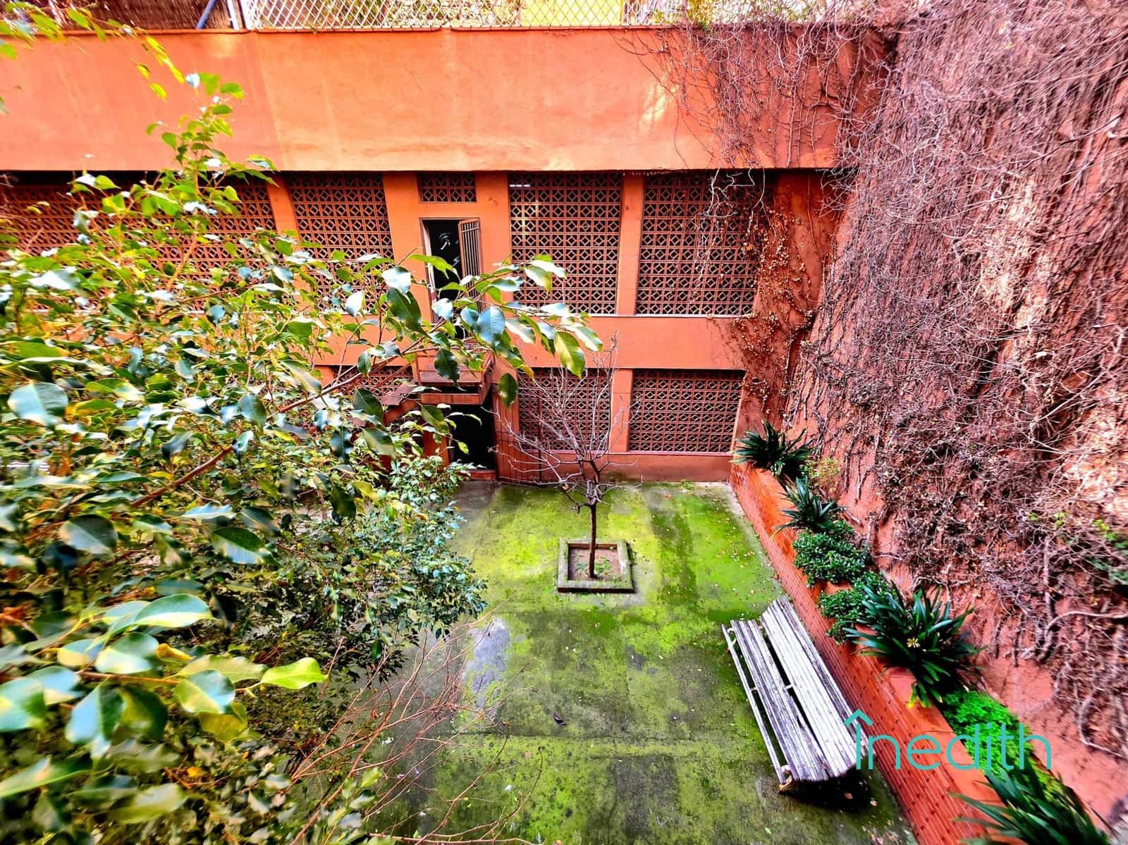 4 bedroom Flat for sale in Barcelona city with garage - € 549,000 (Ref: 9591472)