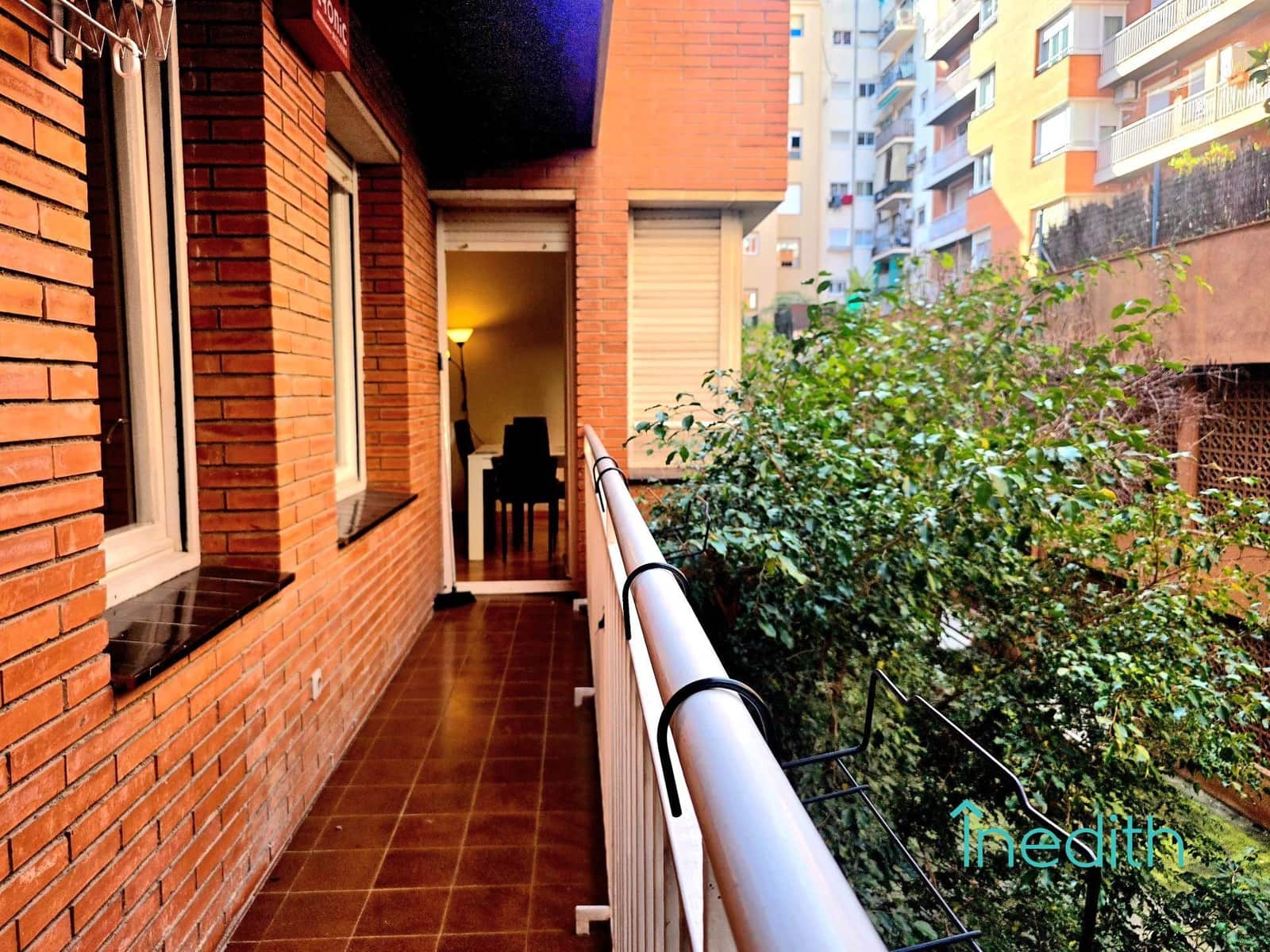 4 bedroom Flat for sale in Barcelona city with garage - € 549,000 (Ref: 9591472)