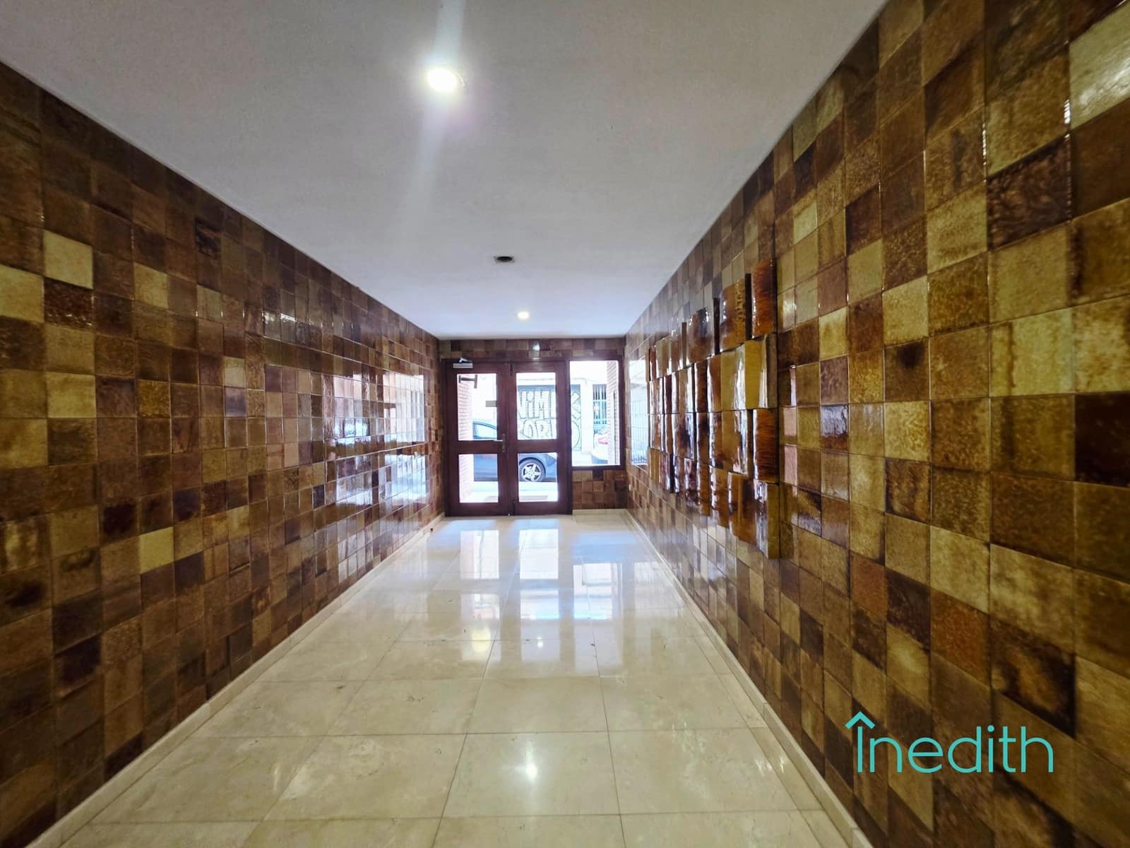 4 bedroom Flat for sale in Barcelona city with garage - € 549,000 (Ref: 9591472)