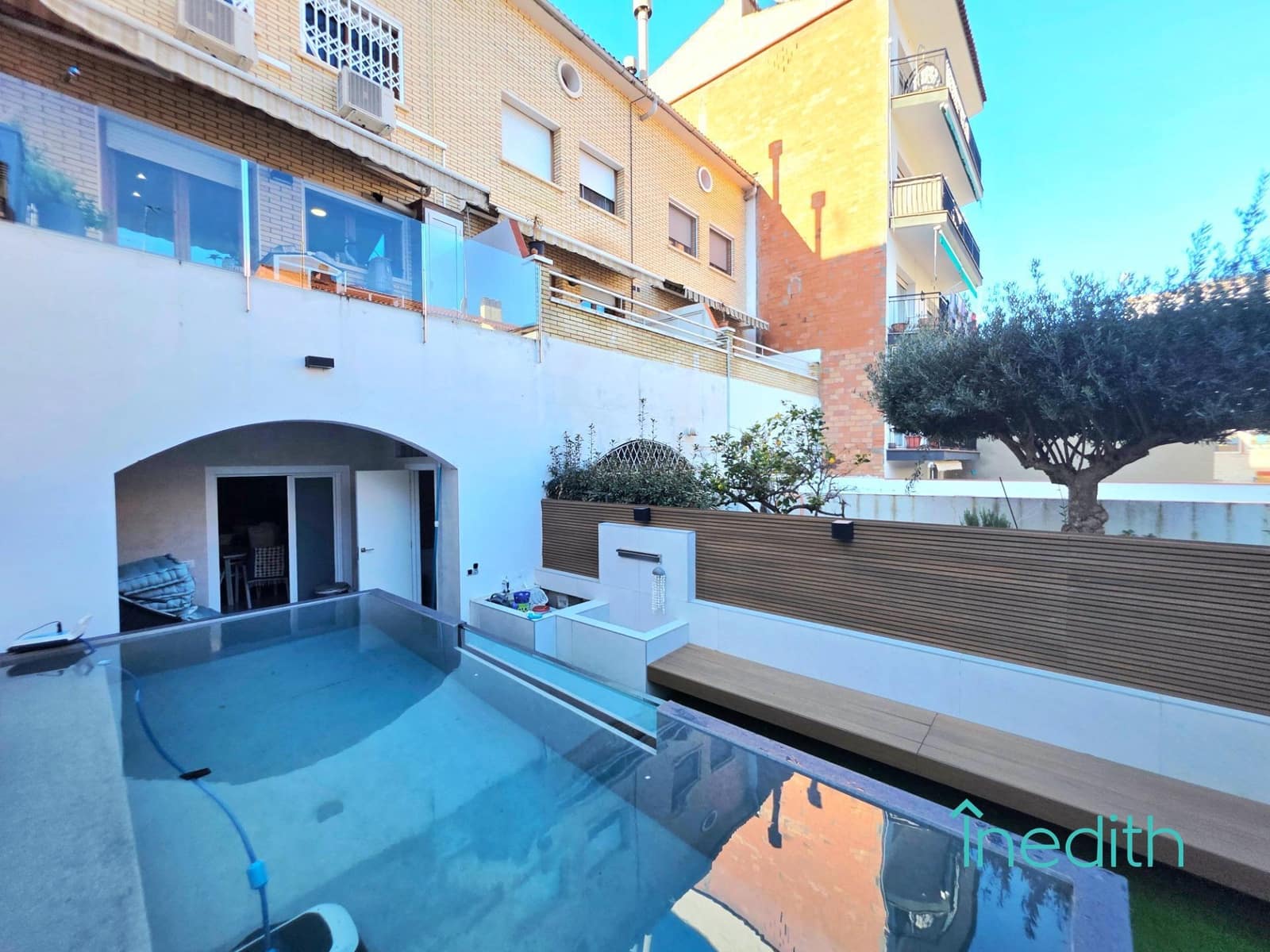 Adosado de 4 habitaciones en Castelldefels en venta con piscina garaje - 750.000 € (Ref: 9591473)