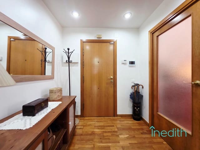 4 makuuhuone Asunto myytävänä paikassa Castelldefels mukana 
autotalli - 530 000 € (Ref: 9596339)