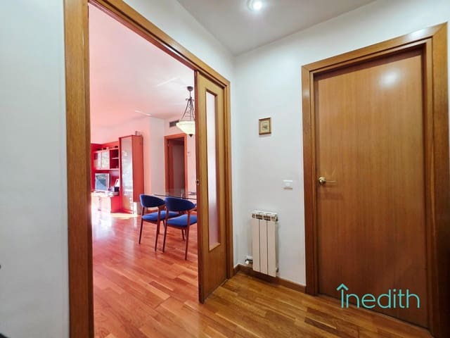 4 makuuhuone Asunto myytävänä paikassa Castelldefels mukana 
autotalli - 530 000 € (Ref: 9596339)