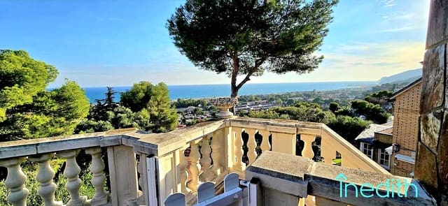 6 bedroom Villa for sale in Castelldefels with pool garage - € 1,725,000 (Ref: 9616026)