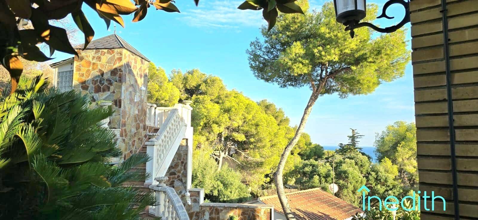 6 bedroom Villa for sale in Castelldefels with pool garage - € 1,725,000 (Ref: 9616026)