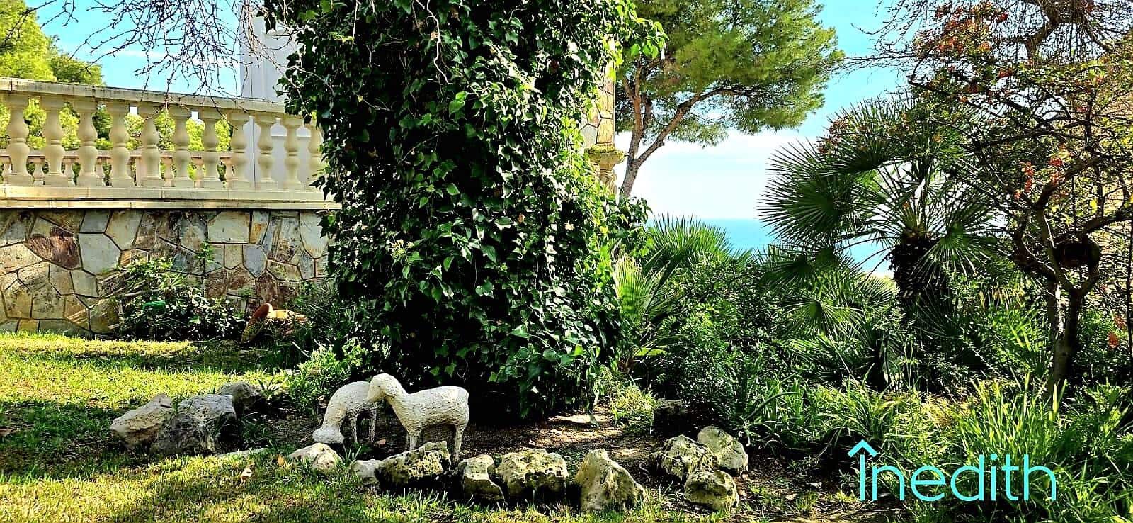 6 bedroom Villa for sale in Castelldefels with pool garage - € 1,725,000 (Ref: 9616026)