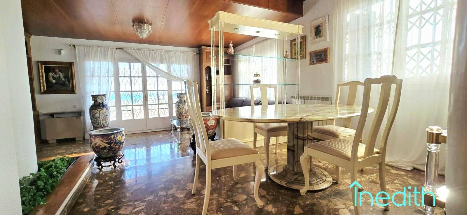 6 bedroom Villa for sale in Castelldefels with pool garage - € 1,725,000 (Ref: 9616026)