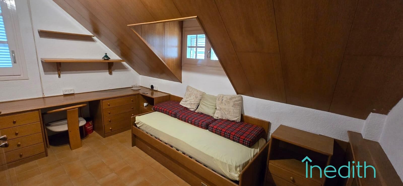 6 bedroom Villa for sale in Castelldefels with pool garage - € 1,725,000 (Ref: 9616026)