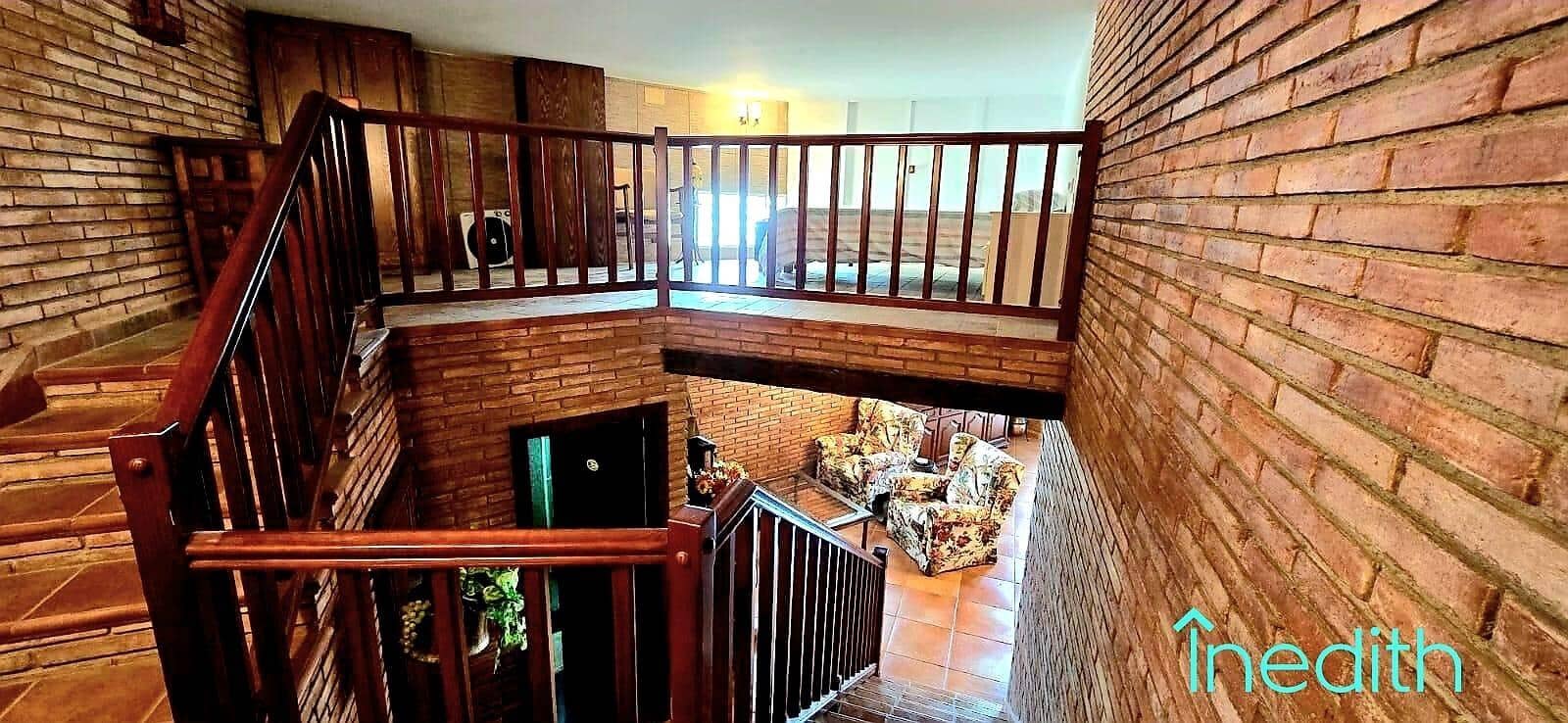 6 bedroom Villa for sale in Castelldefels with pool garage - € 1,725,000 (Ref: 9616026)