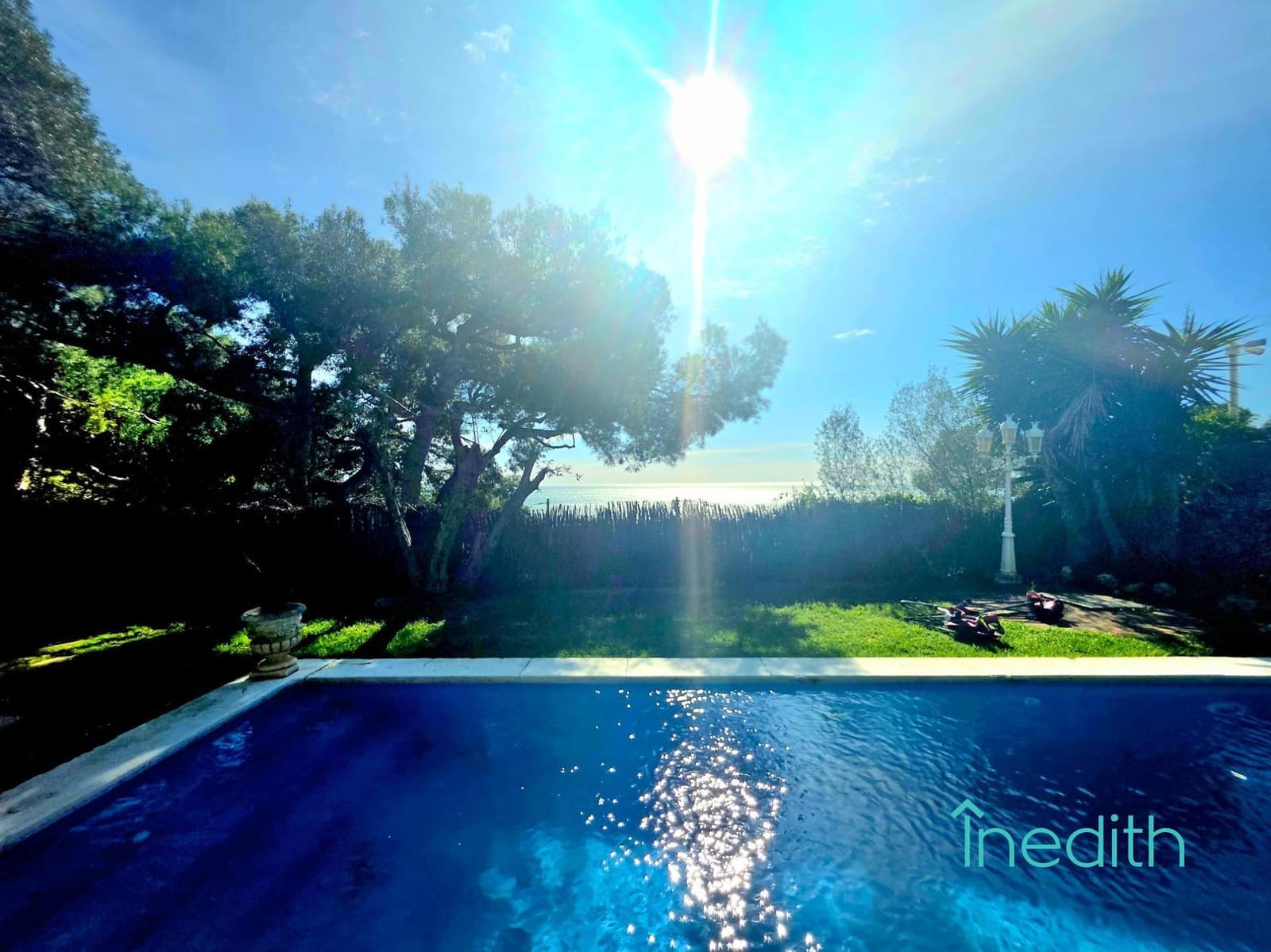 6 bedroom Villa for sale in Castelldefels with pool garage - € 1,725,000 (Ref: 9616026)