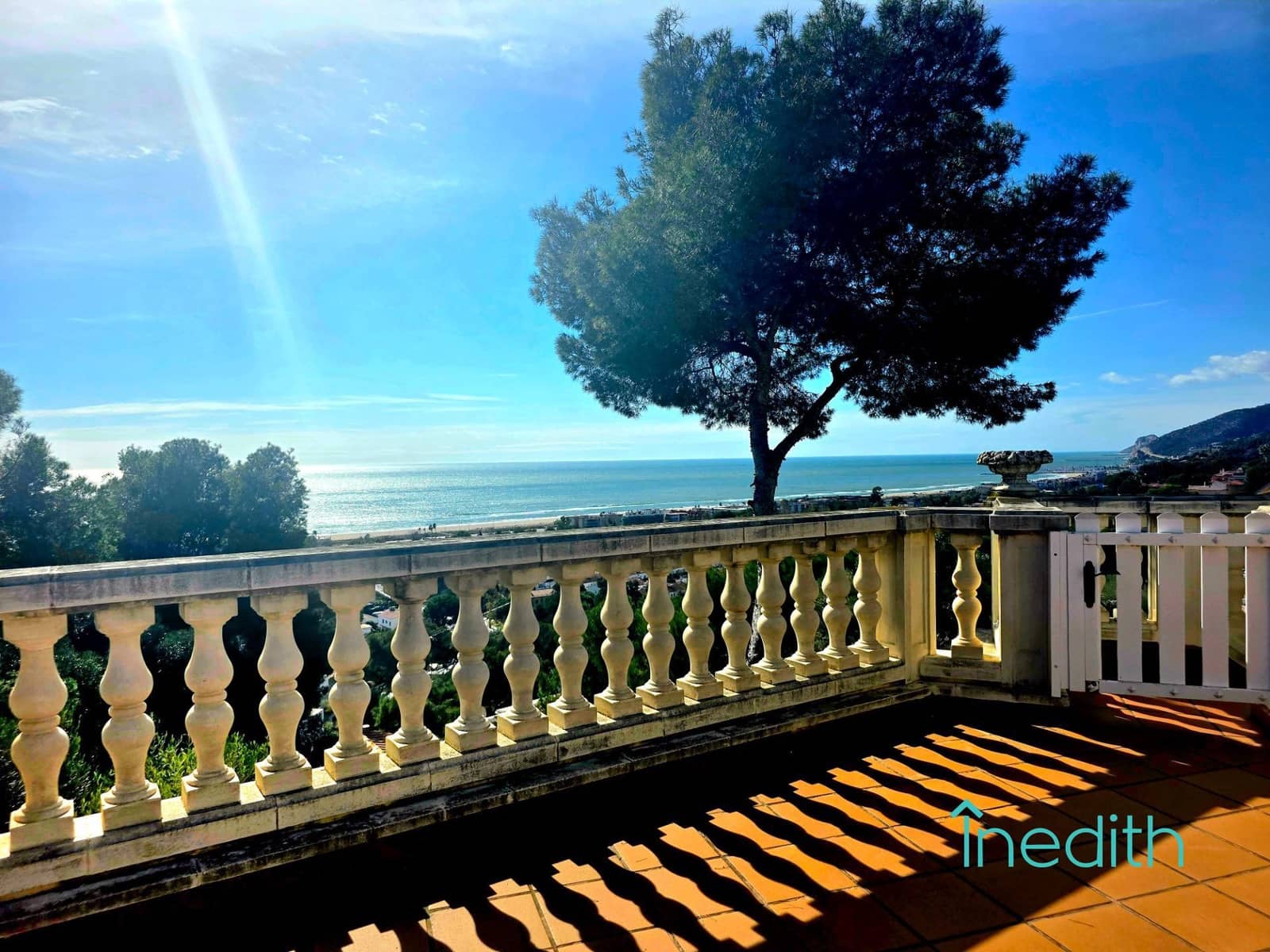 6 bedroom Villa for sale in Castelldefels with pool garage - € 1,725,000 (Ref: 9616026)