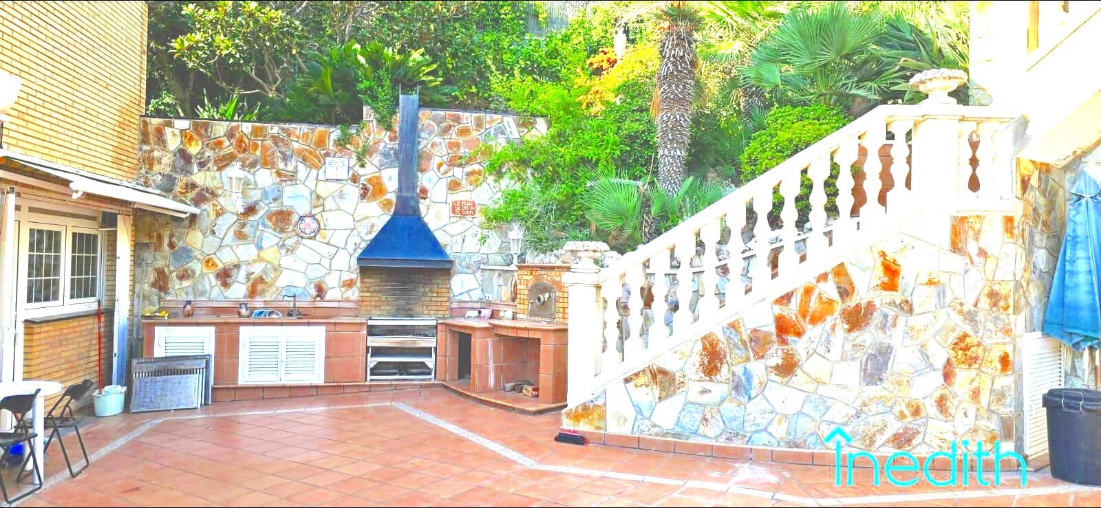 6 bedroom Villa for sale in Castelldefels with pool garage - € 1,725,000 (Ref: 9616026)