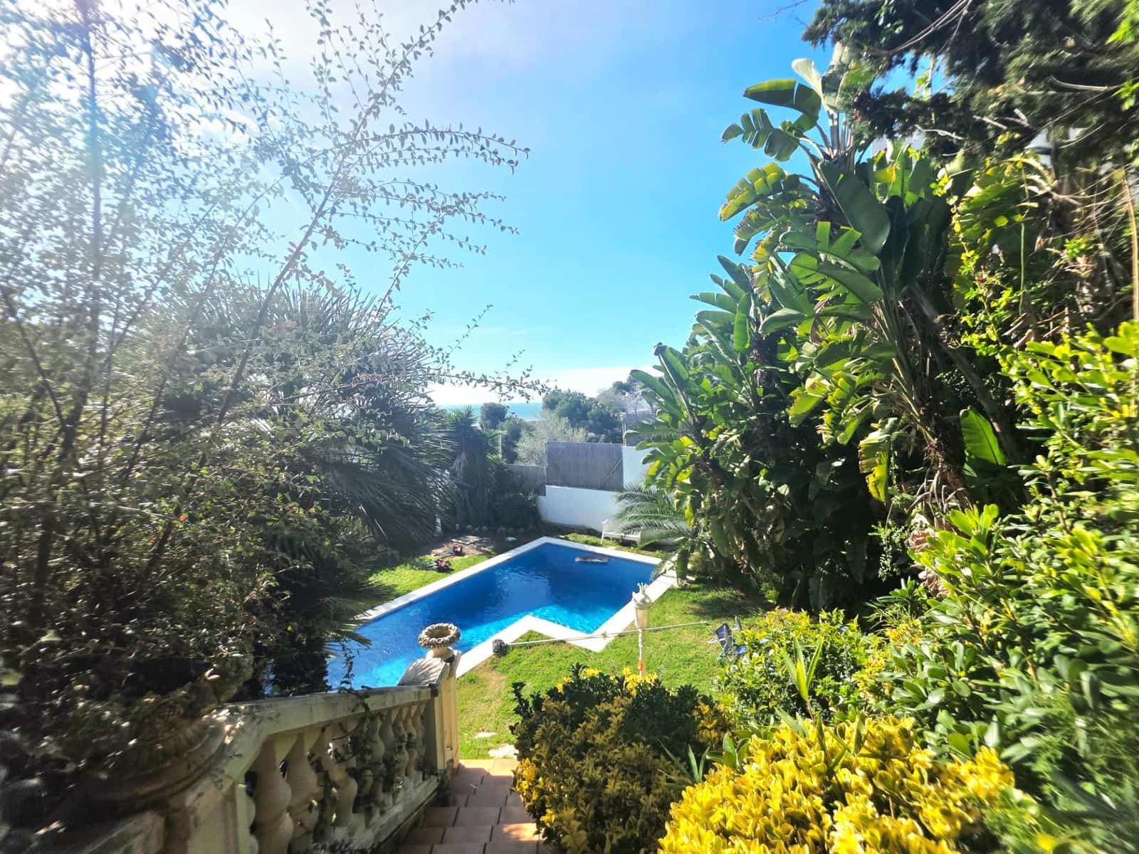 6 bedroom Villa for sale in Castelldefels with pool garage - € 1,725,000 (Ref: 9616026)