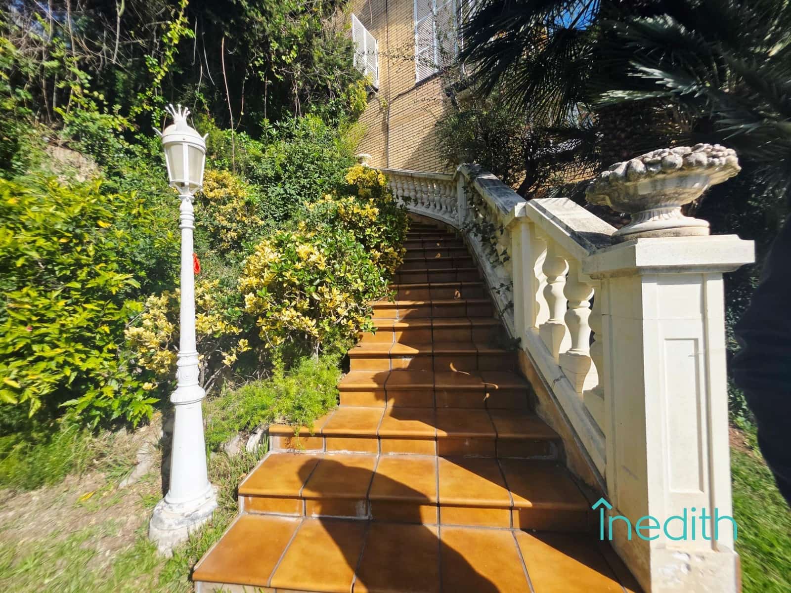 6 bedroom Villa for sale in Castelldefels with pool garage - € 1,725,000 (Ref: 9616026)