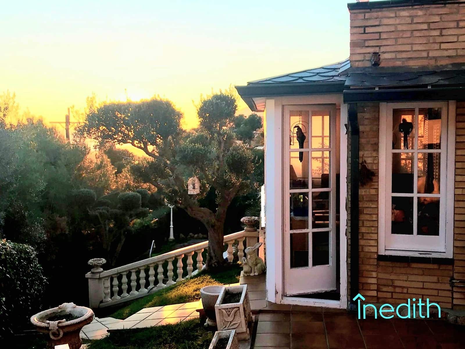 6 bedroom Villa for sale in Castelldefels with pool garage - € 1,725,000 (Ref: 9616026)