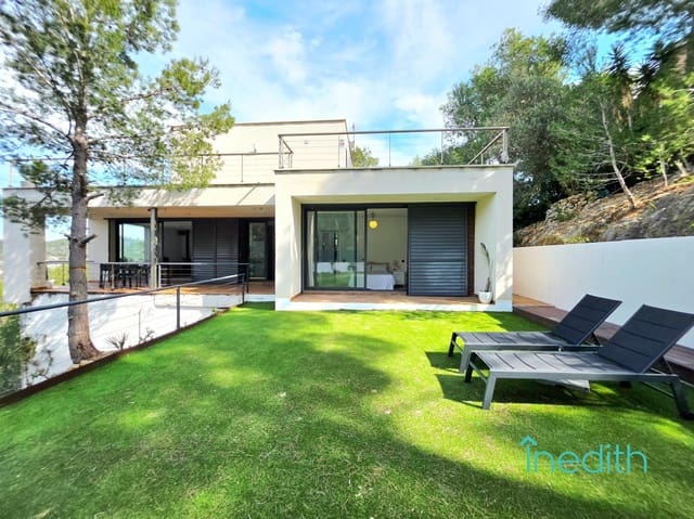 3 makuuhuone Huvila myytävänä paikassa Cubelles mukana 
autotalli - 395 000 € (Ref: 9648344)