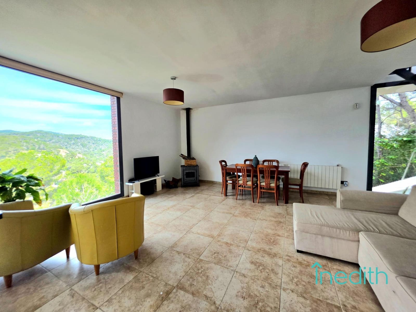 3 makuuhuone Huvila myytävänä paikassa Cubelles mukana 
autotalli - 395 000 € (Ref: 9648344)