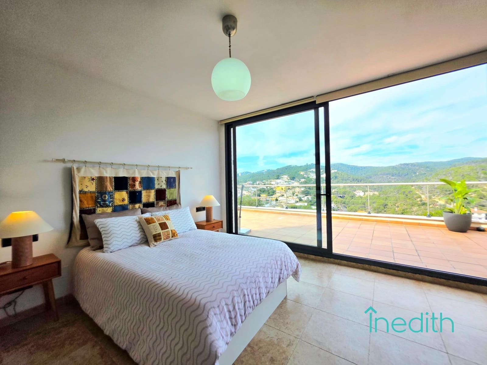 3 makuuhuone Huvila myytävänä paikassa Cubelles mukana 
autotalli - 395 000 € (Ref: 9648344)