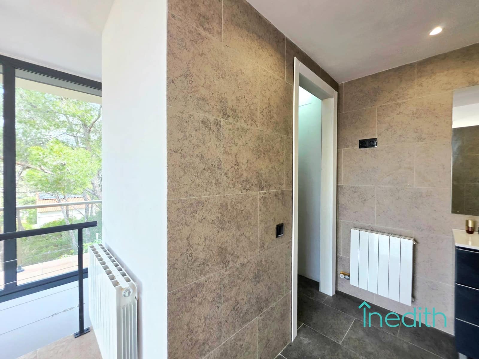 3 makuuhuone Huvila myytävänä paikassa Cubelles mukana 
autotalli - 395 000 € (Ref: 9648344)