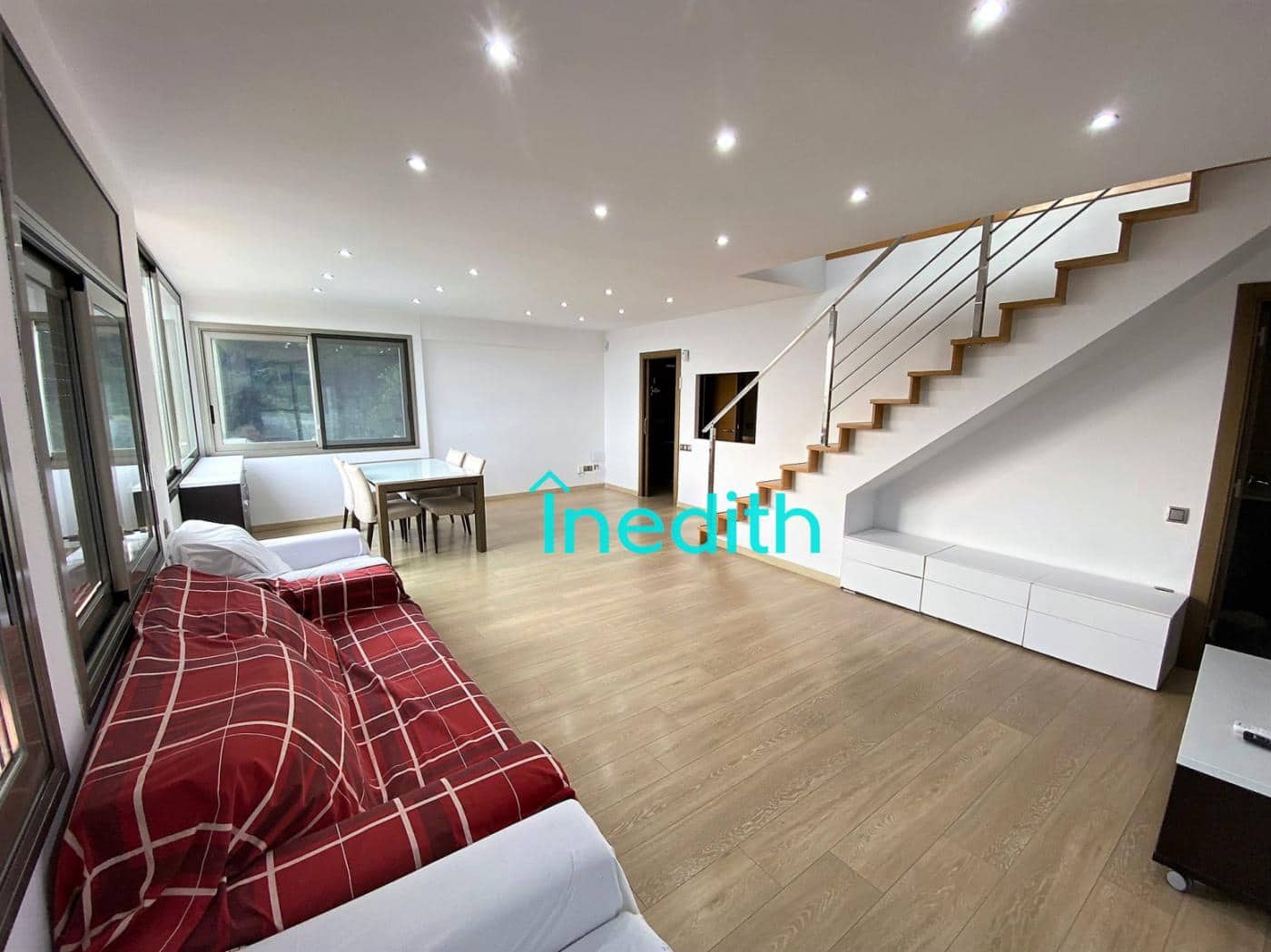 4 bedroom Villa for rent in Castelldefels with pool - € 2,650 (Ref: 9677598)