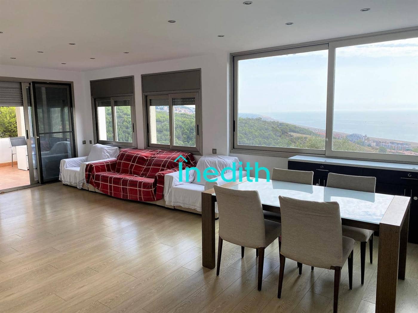 4 bedroom Villa for rent in Castelldefels with pool - € 2,650 (Ref: 9677598)