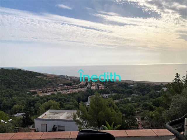 4 bedroom Villa for rent in Castelldefels with pool - € 2,650 (Ref: 9677598)