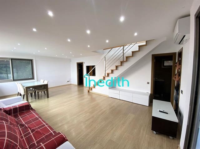 4 bedroom Villa for rent in Castelldefels with pool - € 2,650 (Ref: 9677598)