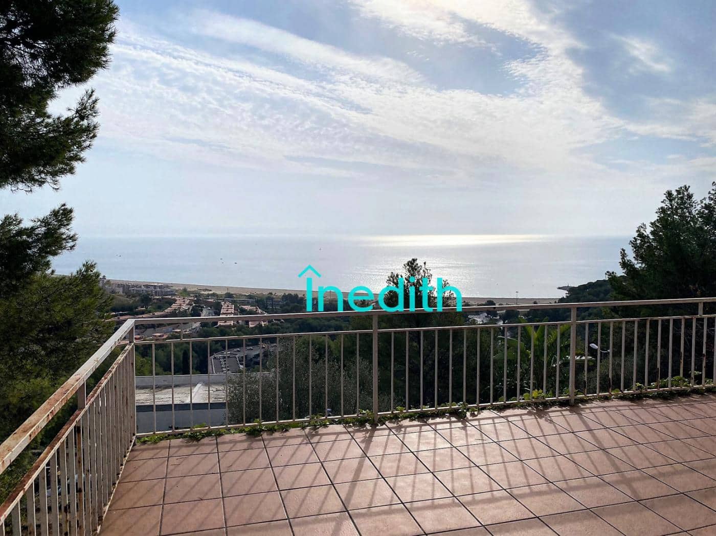 4 bedroom Villa for rent in Castelldefels with pool - € 2,650 (Ref: 9677598)