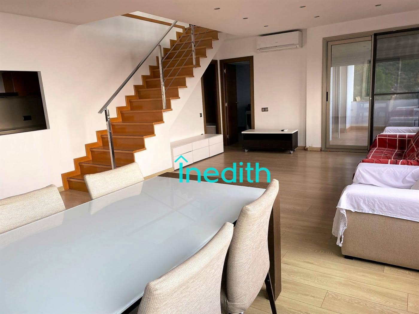 4 bedroom Villa for rent in Castelldefels with pool - € 2,650 (Ref: 9677598)