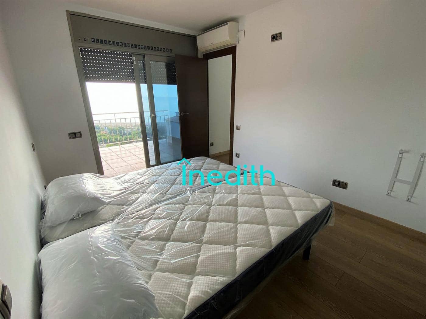 4 bedroom Villa for rent in Castelldefels with pool - € 2,650 (Ref: 9677598)