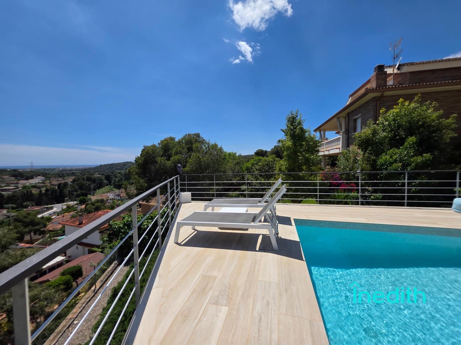 5 makuuhuone Huvila myytävänä paikassa Cubelles mukana uima-altaan 
autotalli - 465 000 € (Ref: 9698908)