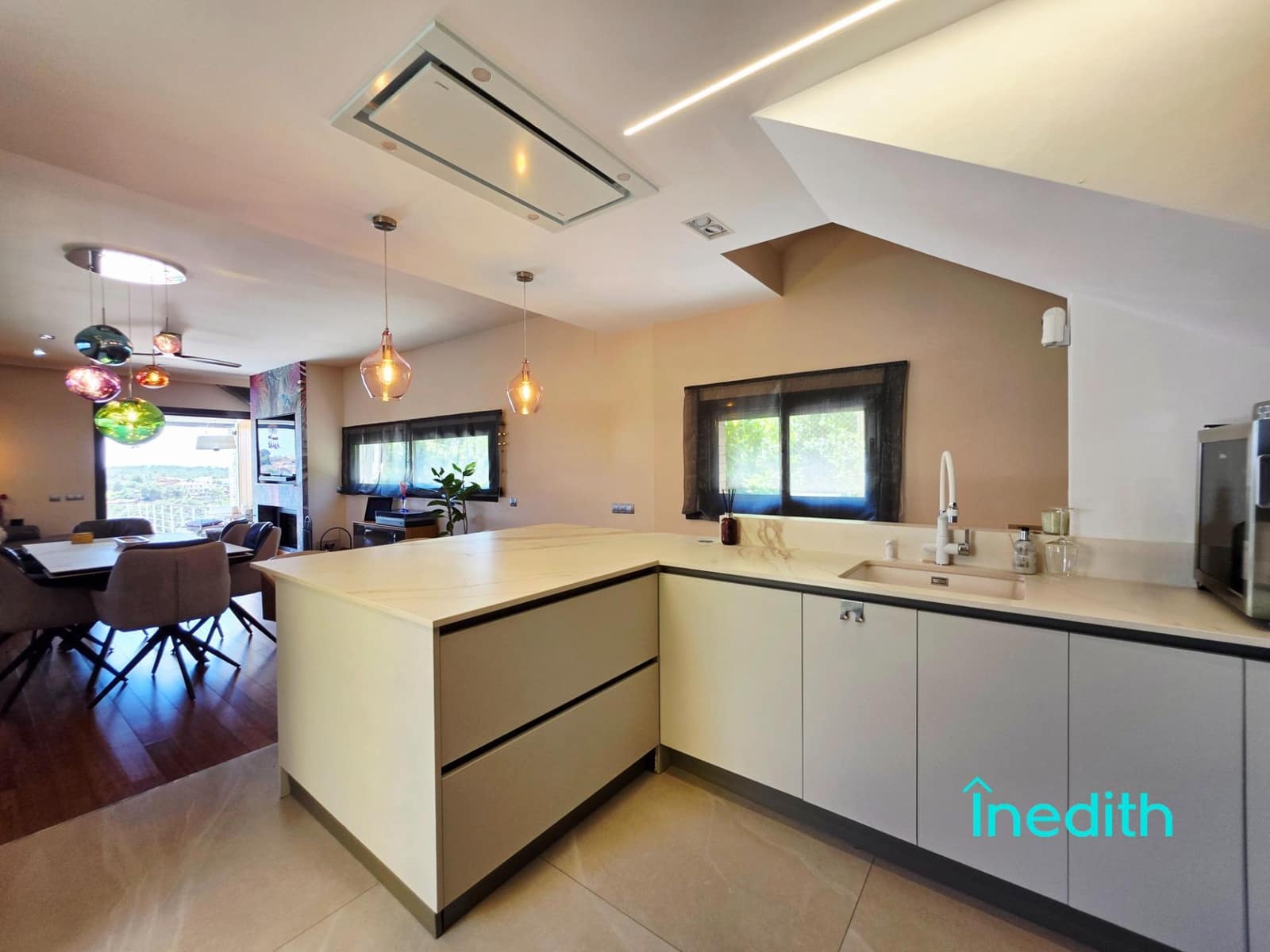 5 makuuhuone Huvila myytävänä paikassa Cubelles mukana uima-altaan 
autotalli - 465 000 € (Ref: 9698908)