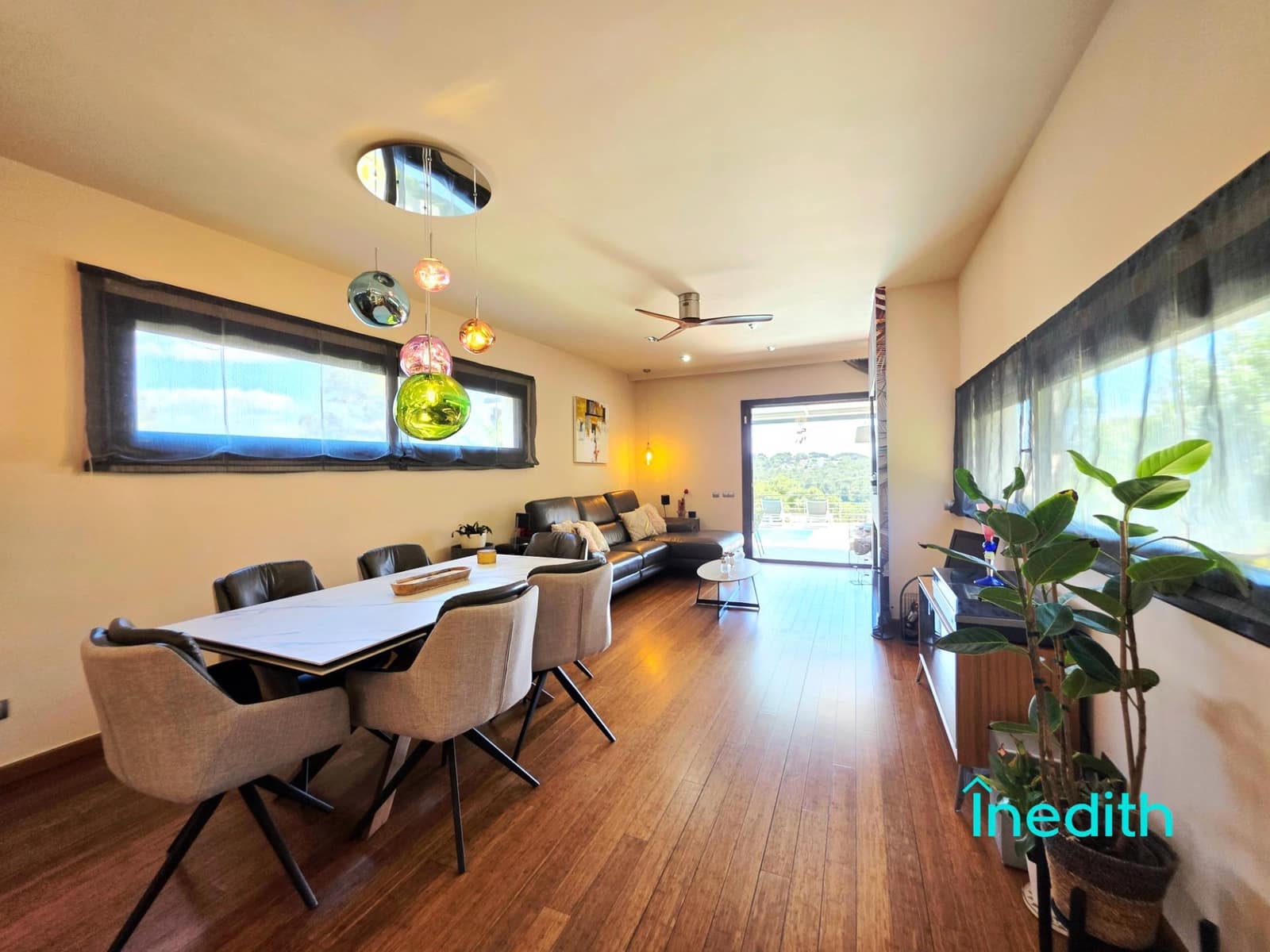 5 makuuhuone Huvila myytävänä paikassa Cubelles mukana uima-altaan 
autotalli - 465 000 € (Ref: 9698908)